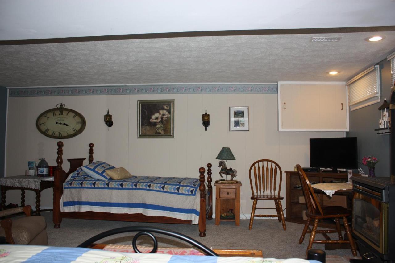 Carrousel Bed & Breakfast Cayuga Chambre photo
